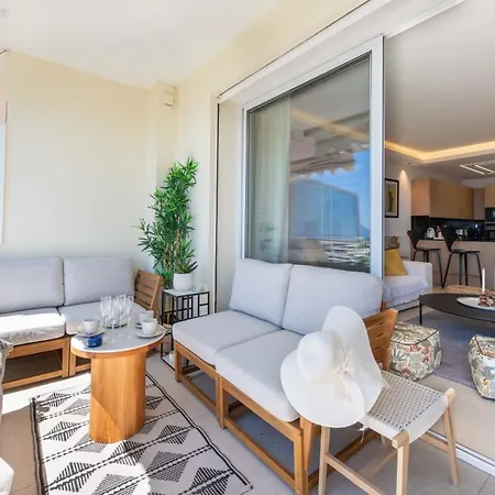 Apartment 2-br With Sea View Terrace