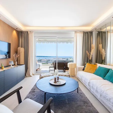 Apartment 2-br With Sea View Terrace Cannes