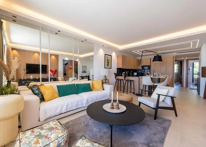 2-br With Sea View Terrace Daire Cannes